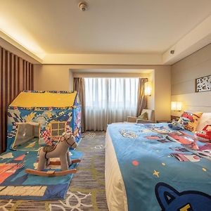 Theme Junior Suite